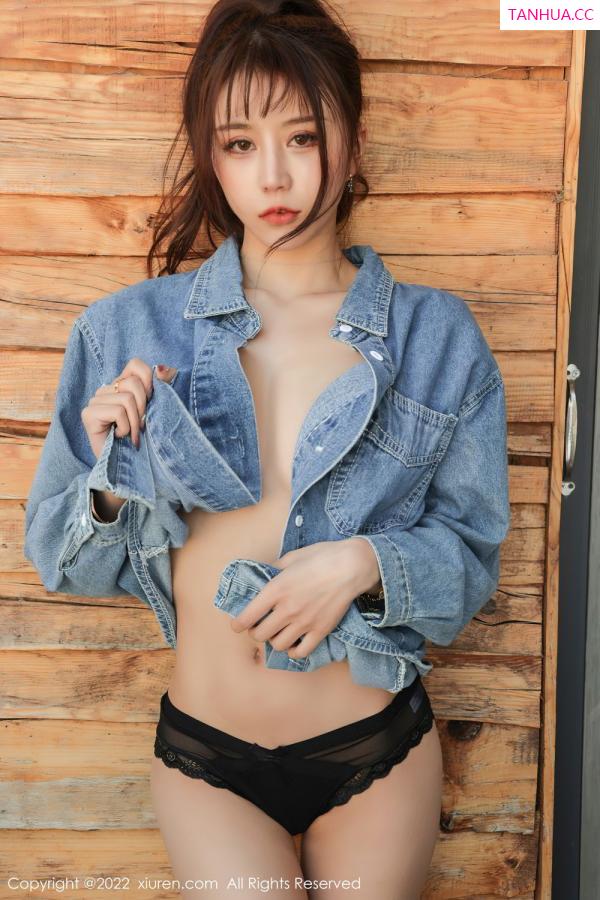 tina_甜仔  [XiuRen]高清写真图 2022.03.31 No.4804 tina_甜仔第24张图片
